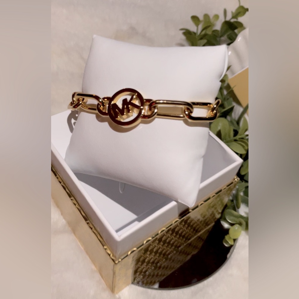 ⚜️Michael Kors® TOTAL AMAZINGLY Gorgeous Gold Link Bracelet⚜️